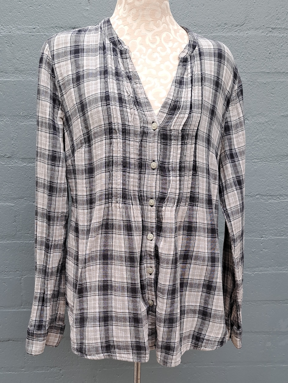 Converse Women's Black and White Plaid Button-Down Shirt